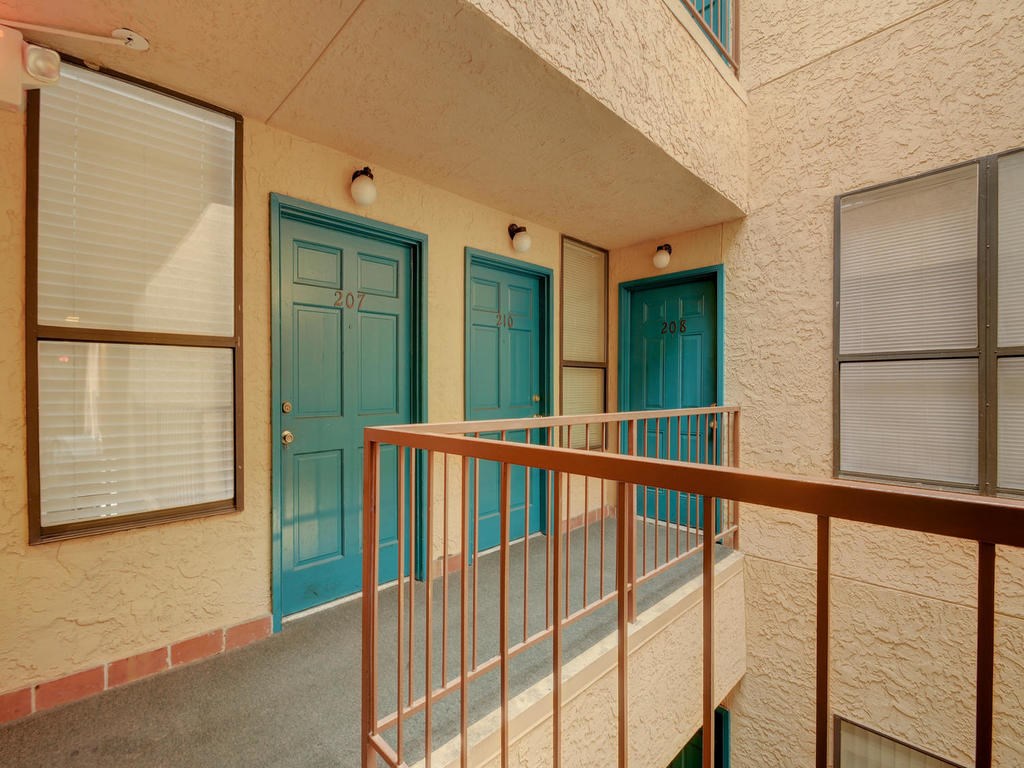 2409 Leon #207 Austin, Texas 78705