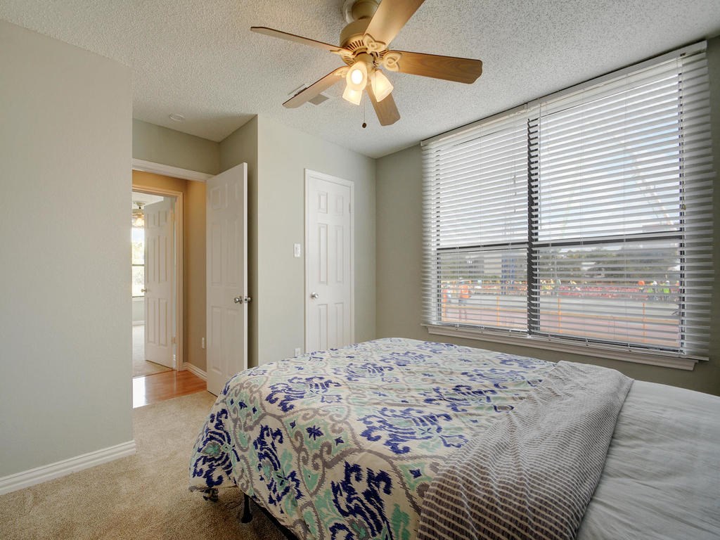 2409 Leon #207 Austin, Texas 78705