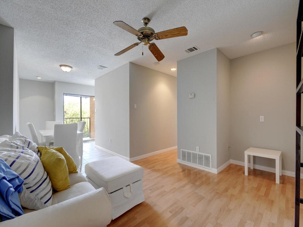 2409 Leon #207 Austin, Texas 78705