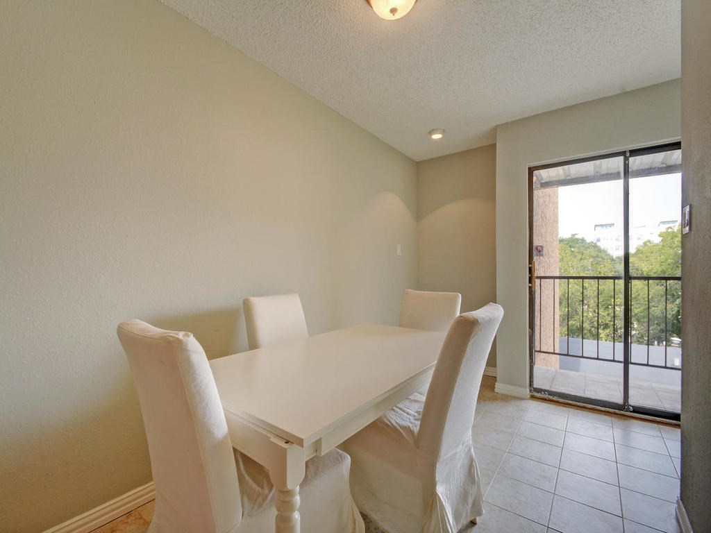 2409 Leon #207 Austin, Texas 78705