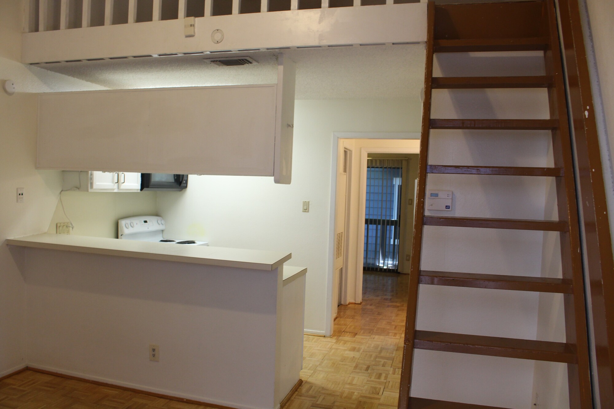 2815 Rio Grande #212 Austin, Texas 78705