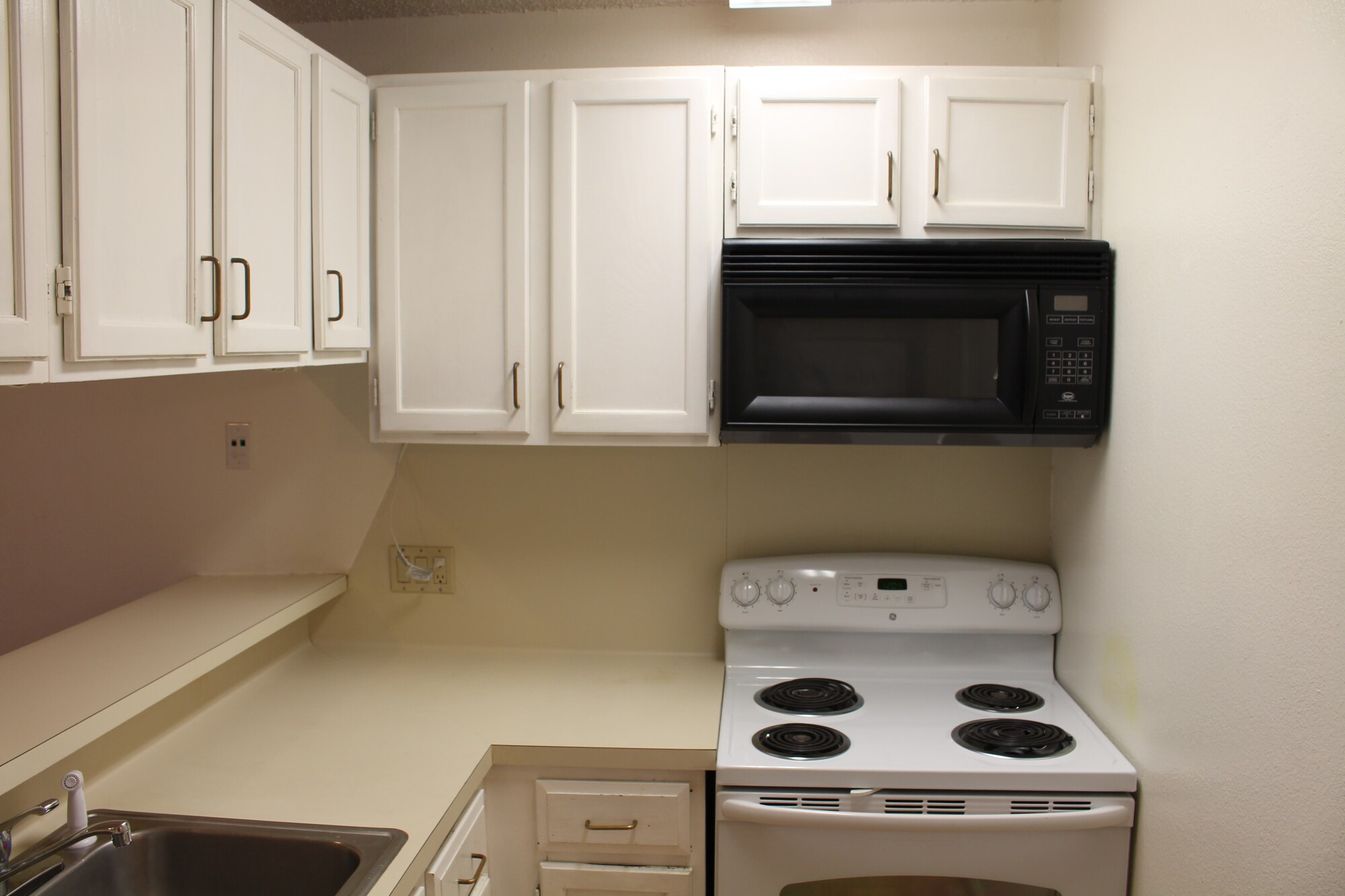 2815 Rio Grande #212 Austin, Texas 78705