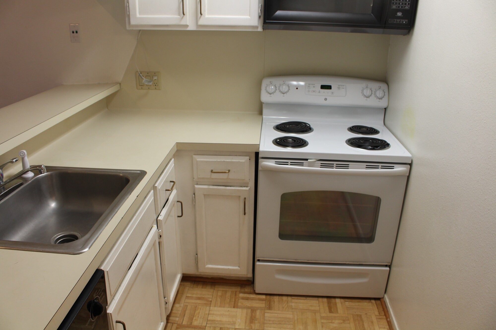 2815 Rio Grande #212 Austin, Texas 78705