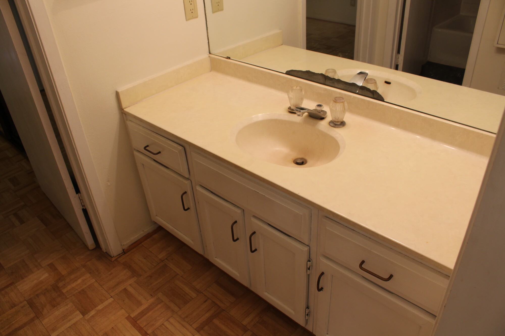 2815 Rio Grande #212 Austin, Texas 78705