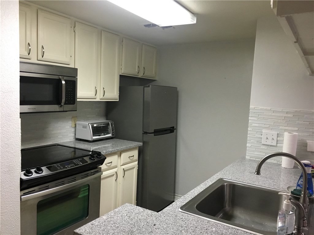 2311 Nueces #303 Austin, Texas 78705