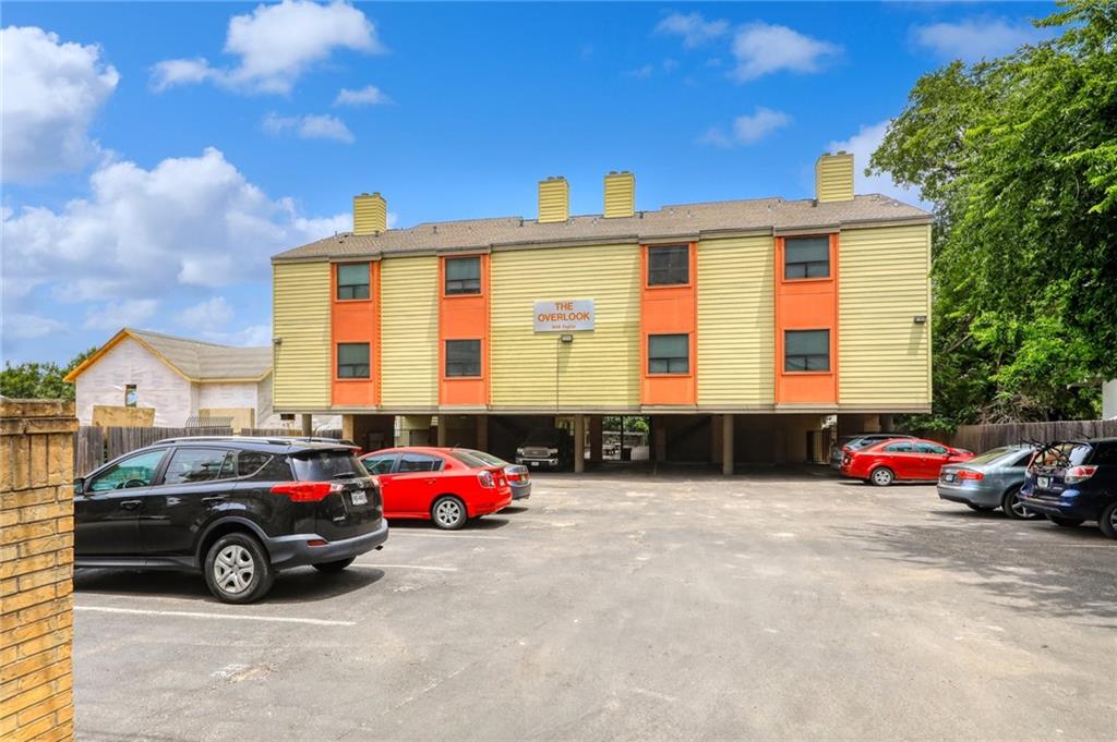 908 Poplar #105 Austin, Texas 78705