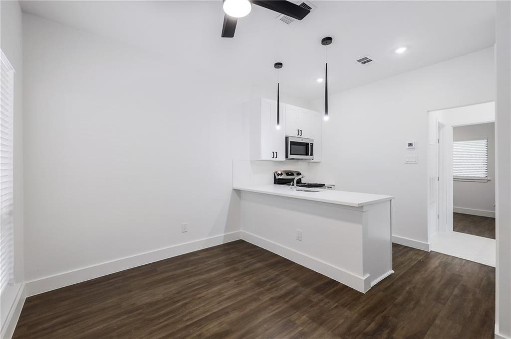 908 Poplar #105 Austin, Texas 78705