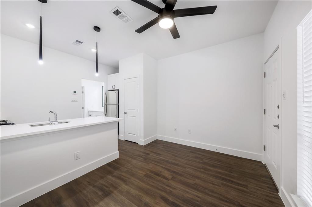 908 Poplar #105 Austin, Texas 78705