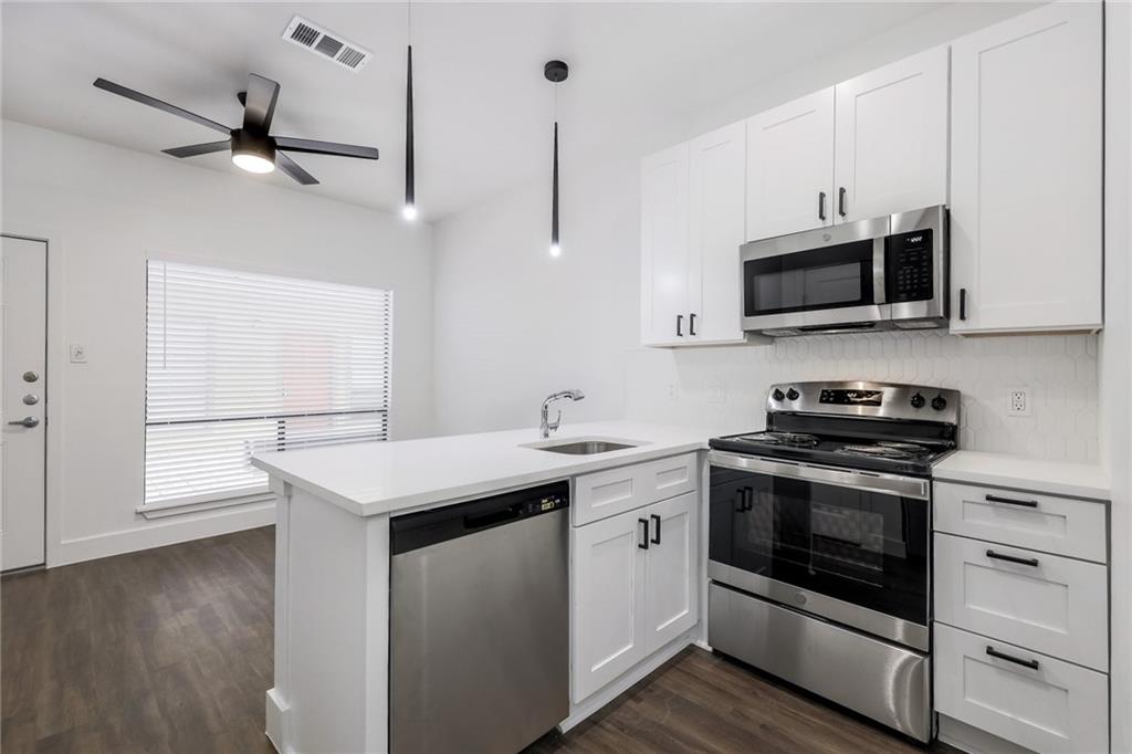 908 Poplar #105 Austin, Texas 78705