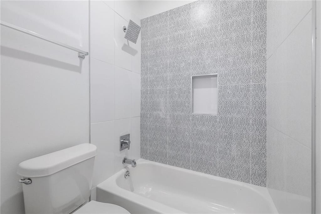 908 Poplar #105 Austin, Texas 78705