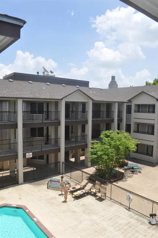 501 W 26th St #311 Austin, Texas` 78705