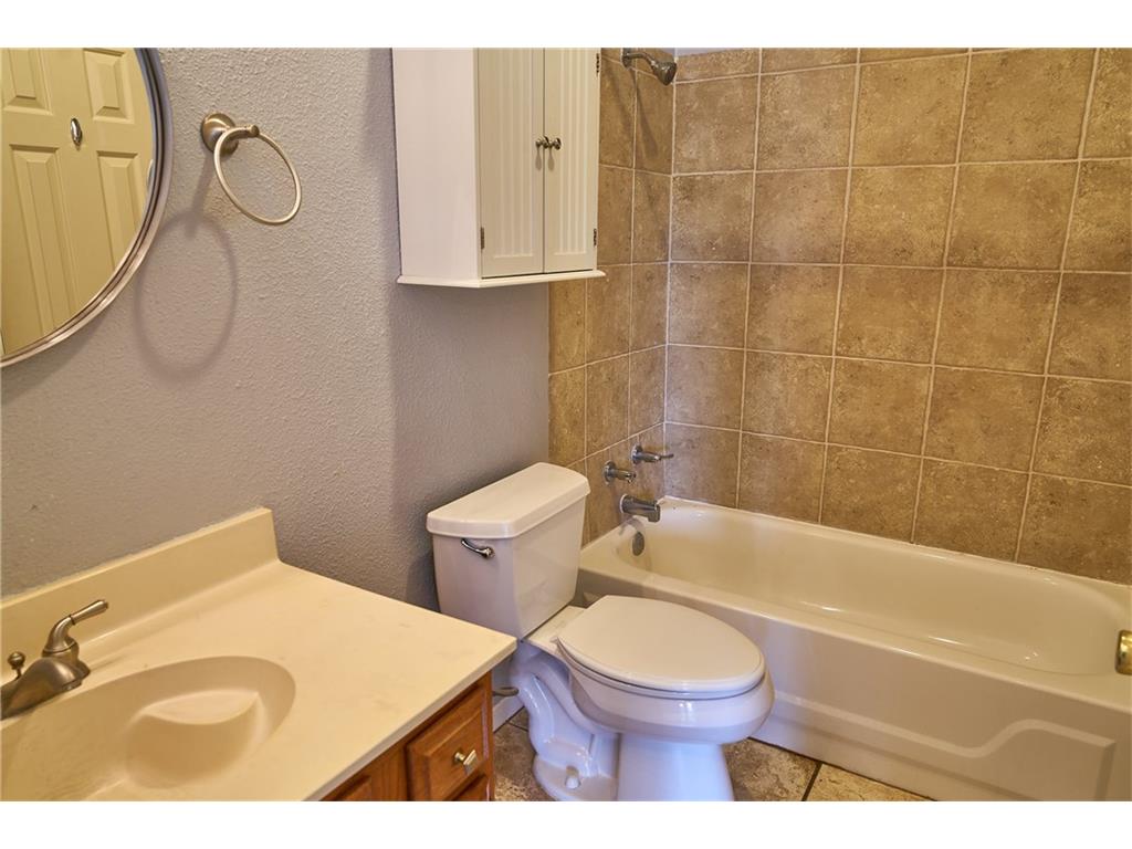 915 W 23rd #202 Austin, Texas 78705