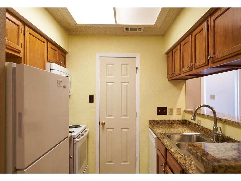 915 W 23rd #202 Austin, Texas 78705