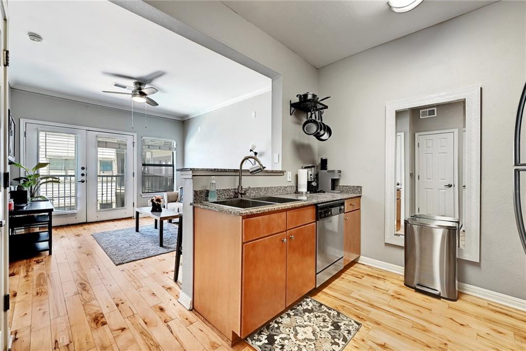 2502 Leon #407 Austin, Texas 78705
