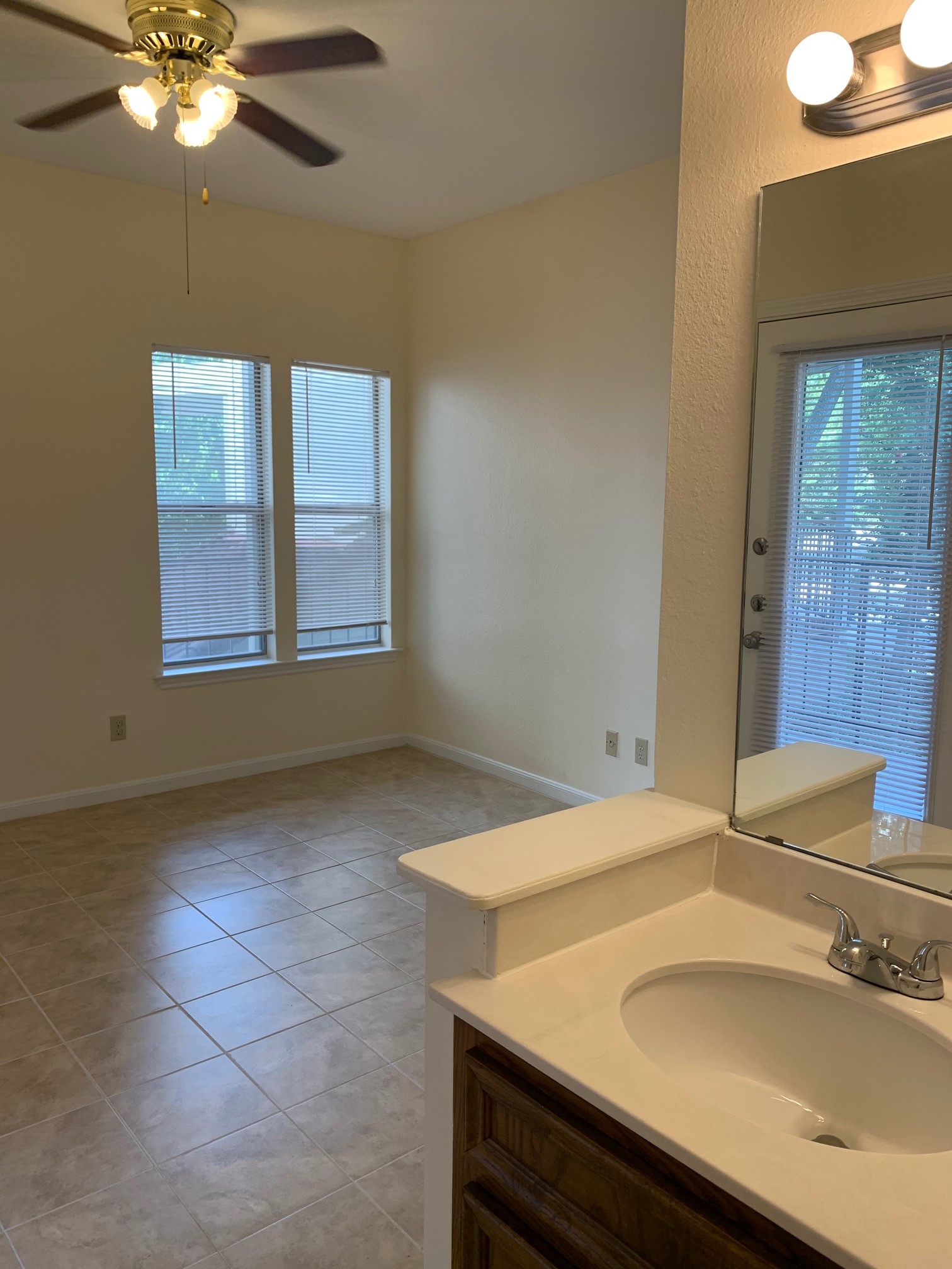3115 Tom Green Unit 204 Austin, Texas 78705