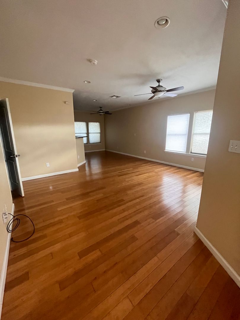 1038 E 43rd B Austin, Texas 78751