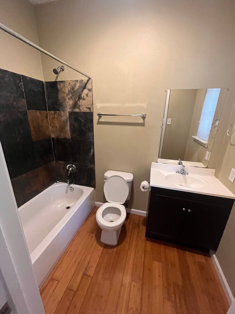1038 E 43rd B Austin, Texas 78751