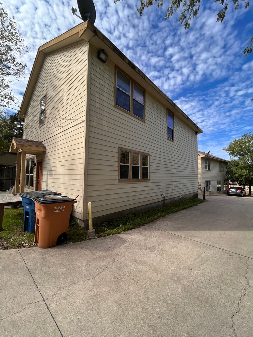 3404 Red River Austin, Texas 78705