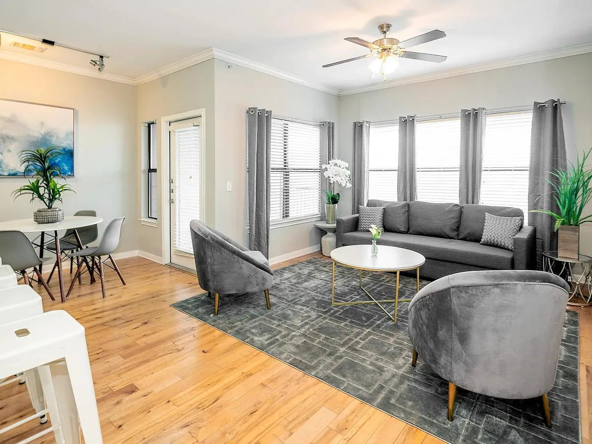 2502 Leon Unit #412 Austin, TX 78705