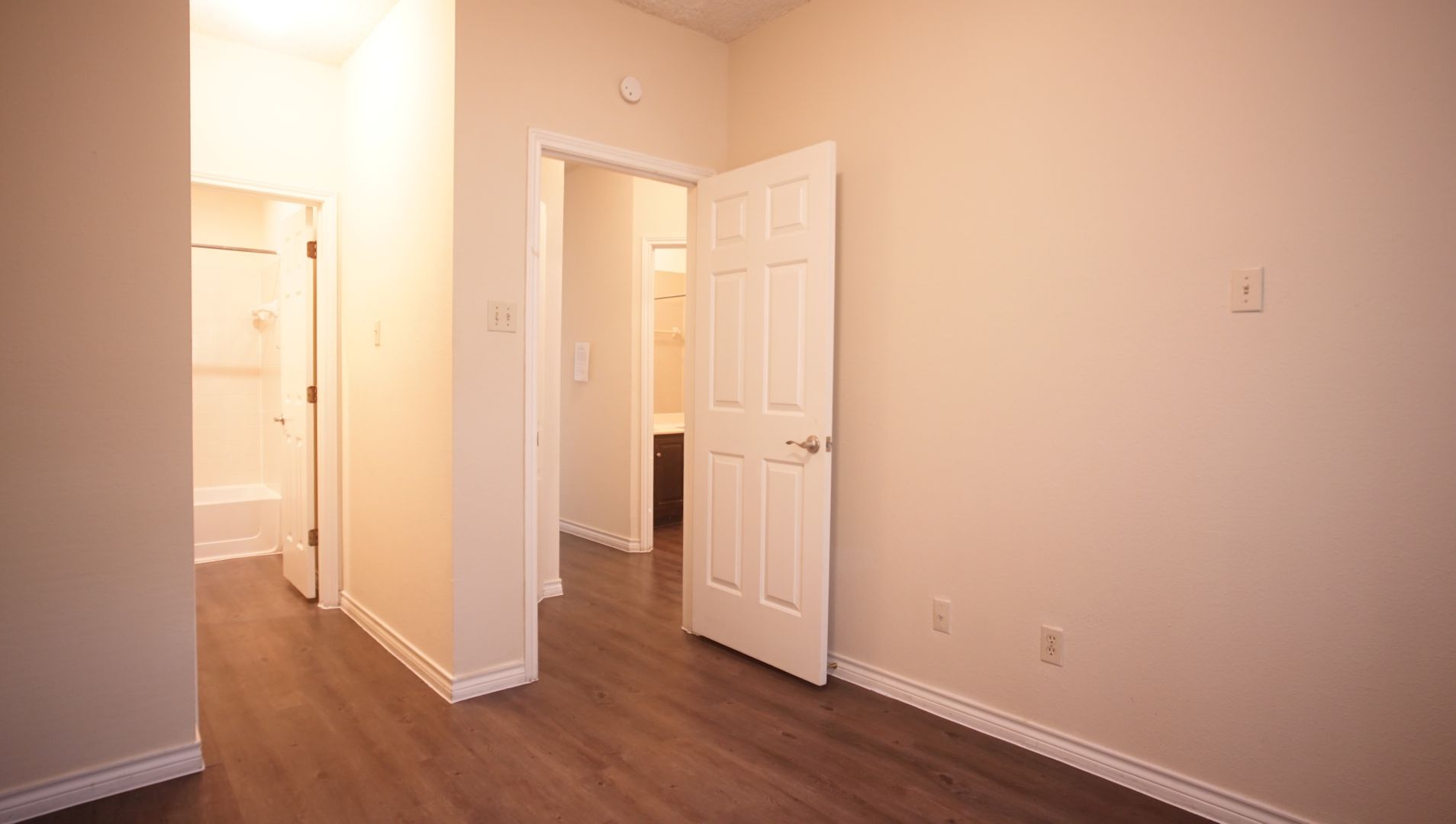 915 W 22nd 1/2 Unit 101 Austin, TX 78705
