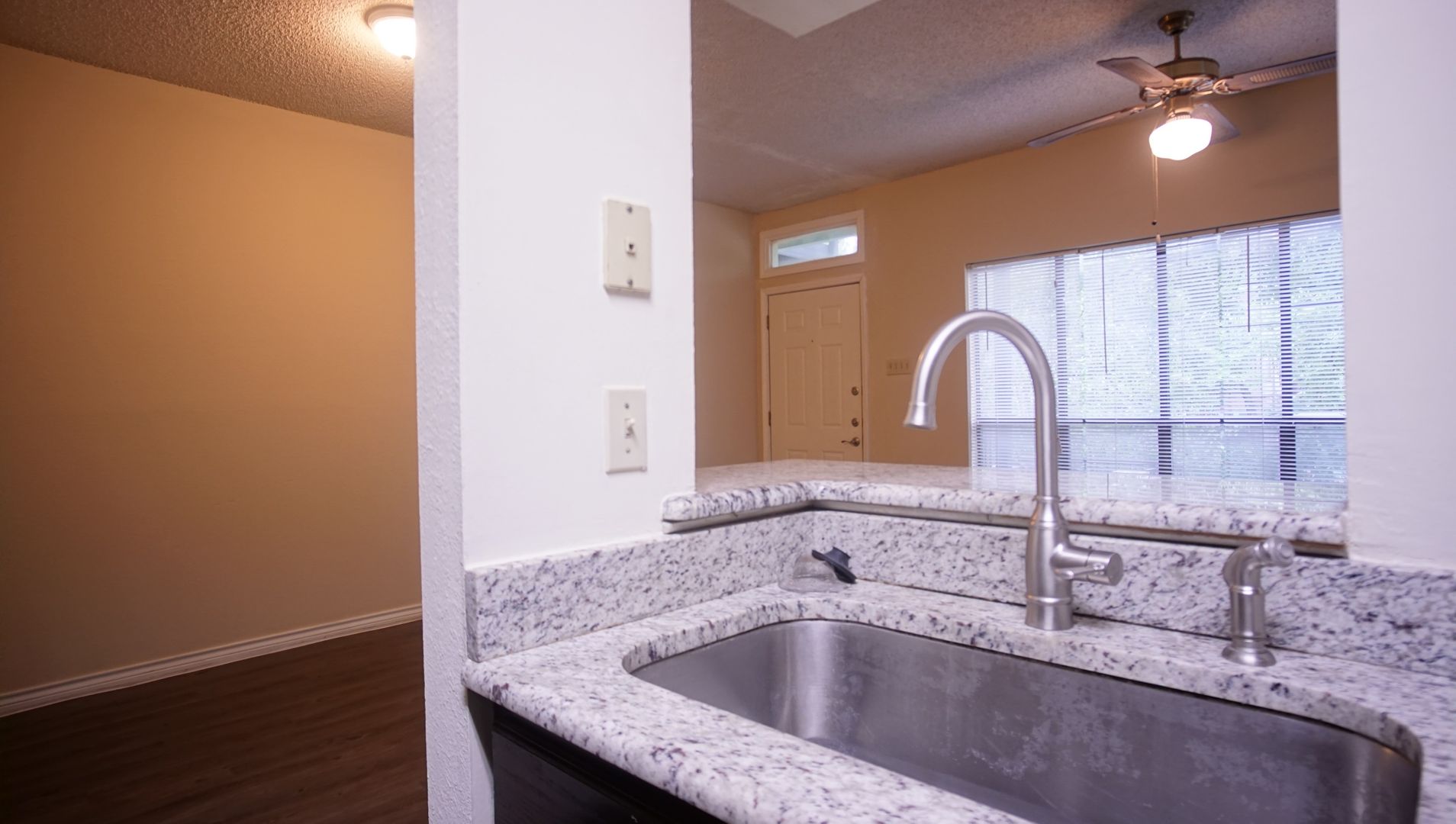 915 W 22nd 1/2 Unit 101 Austin, TX 78705