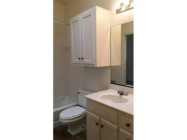 611 E 45th St Unit 17 Austin, TX 78751