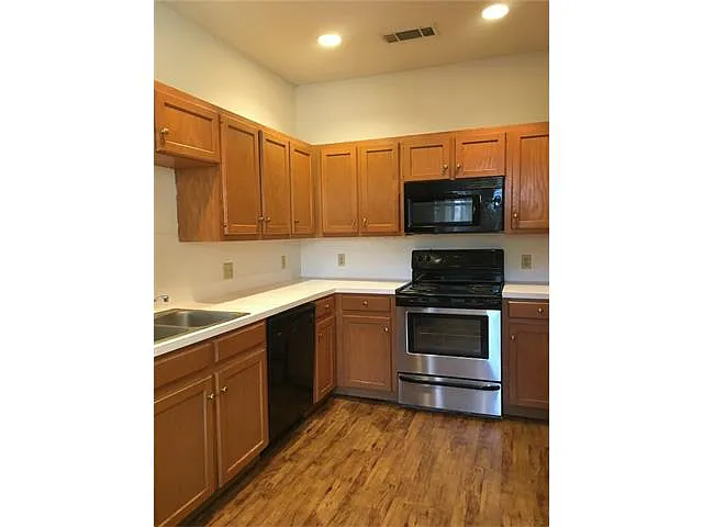 611 E 45th St Unit 17 Austin, TX 78751