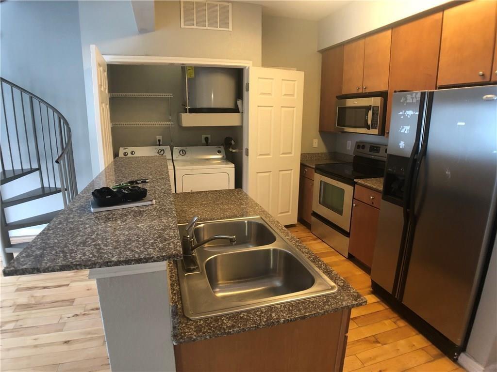 2502 Leon St #508 Austin, Texas 78705