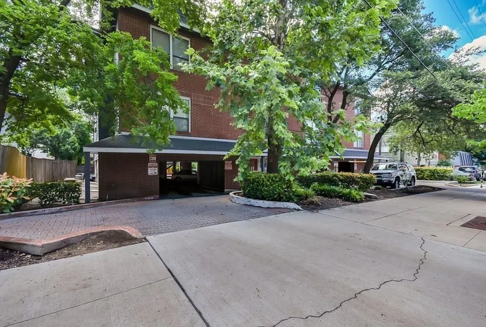 2804 Rio Grande Unit 305 Austin, TX 78705