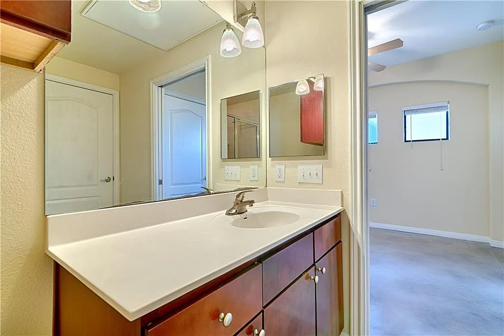 2505 San Gabriel Unit 409 Austin, TX 78705