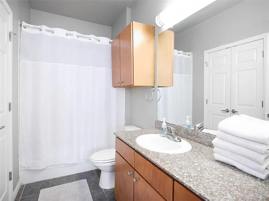 2502 Leon Unit 204 Austin, TX 78705