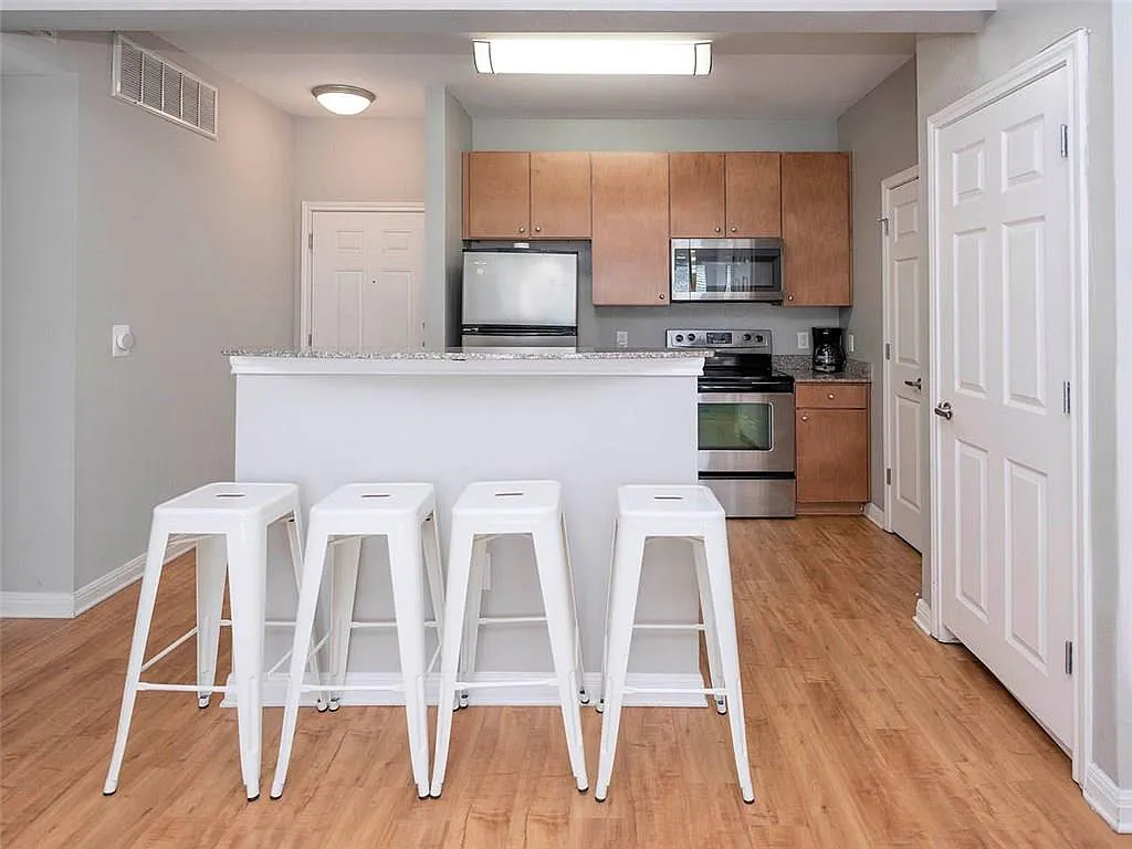 2502 Leon Unit 204 Austin, TX 78705