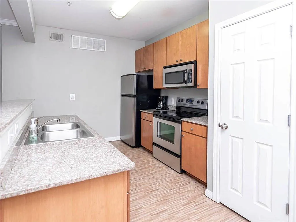 2502 Leon Unit 204 Austin, TX 78705