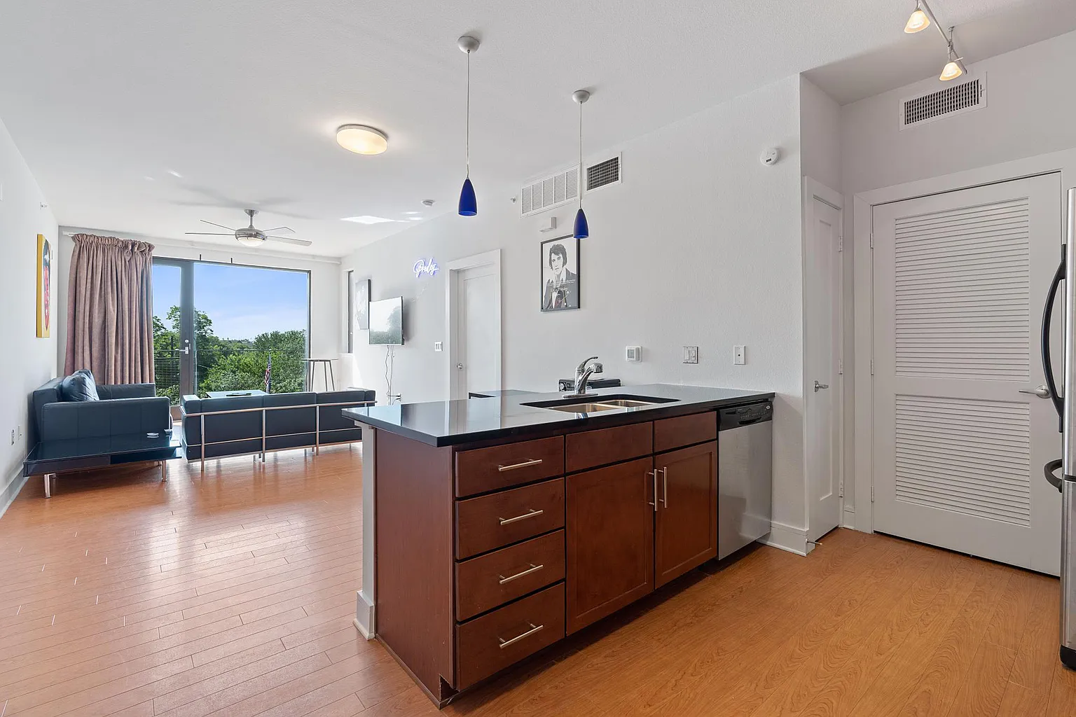 3016 Guadalupe Unit 311 Austin, TX 78705
