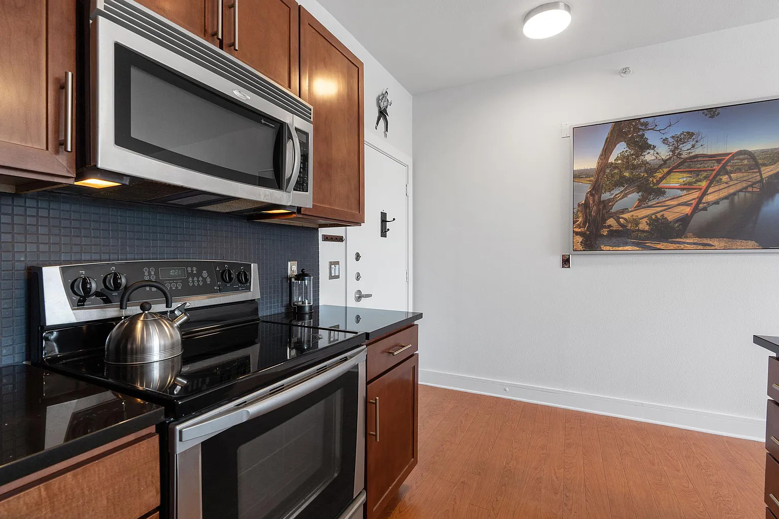 3016 Guadalupe Unit 311 Austin, TX 78705