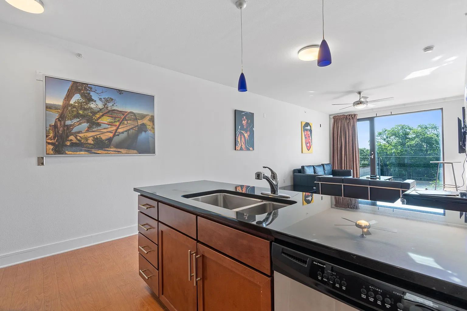 3016 Guadalupe Unit 311 Austin, TX 78705