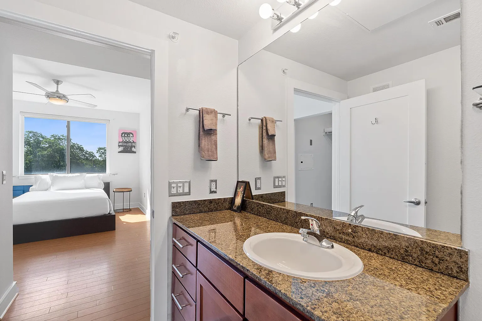 3016 Guadalupe Unit 311 Austin, TX 78705