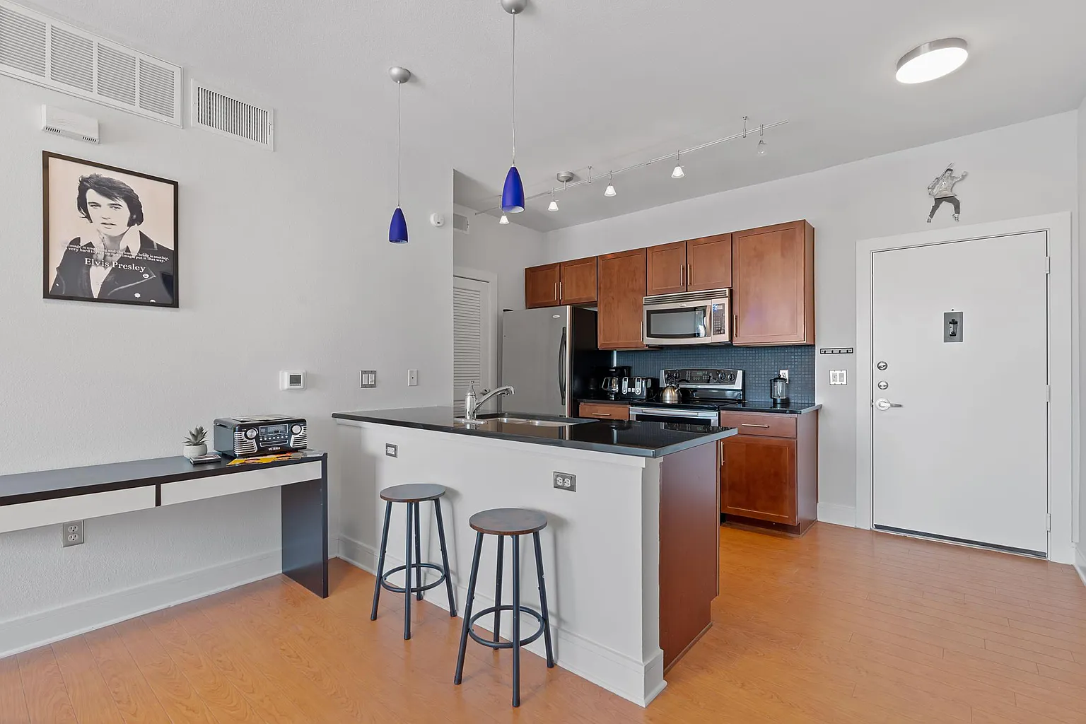 3016 Guadalupe Unit 311 Austin, TX 78705