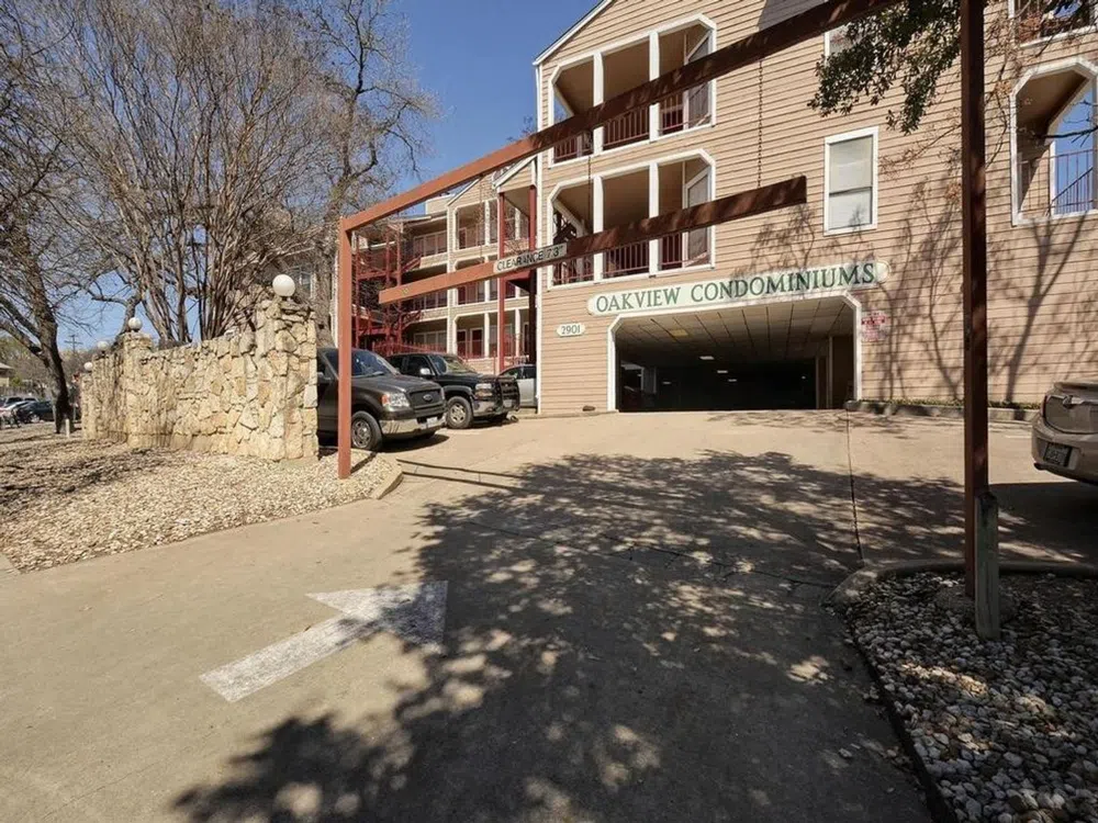 2901 San Jacinto Unit 302 Austin, TX 78705
