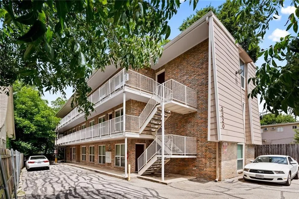 2220 Leon Unit 103 Austin, TX 78705