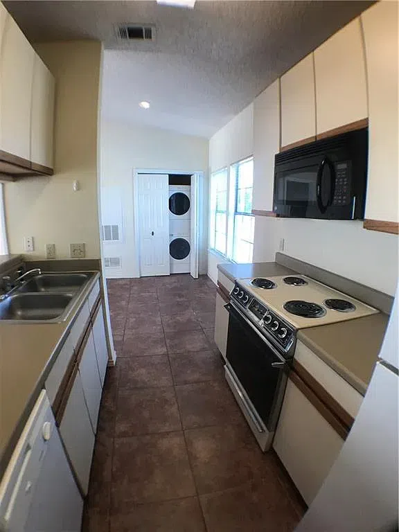 706 W. 24 St Unit 307 Austin, TX 78705