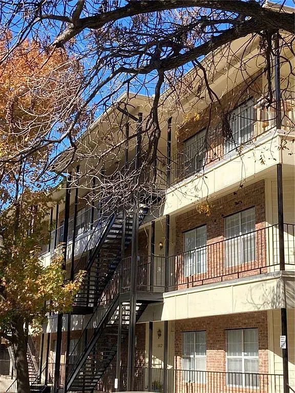 2100 San Gabriel Unit 204 Austin, TX 78705
