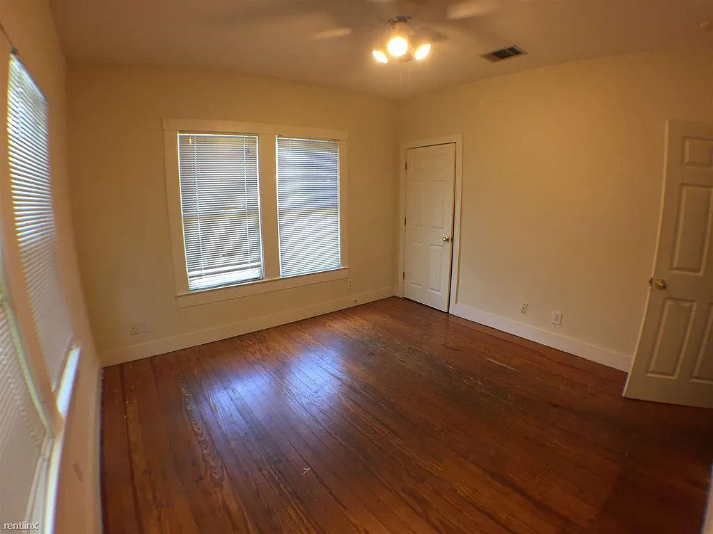 2710 Whitis Unit B Austin, TX 78705