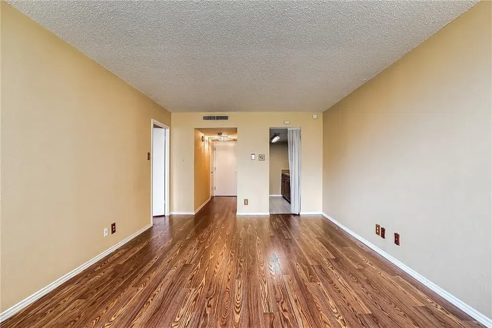 1800 Lavaca Unit 205 Austin, TX 78701