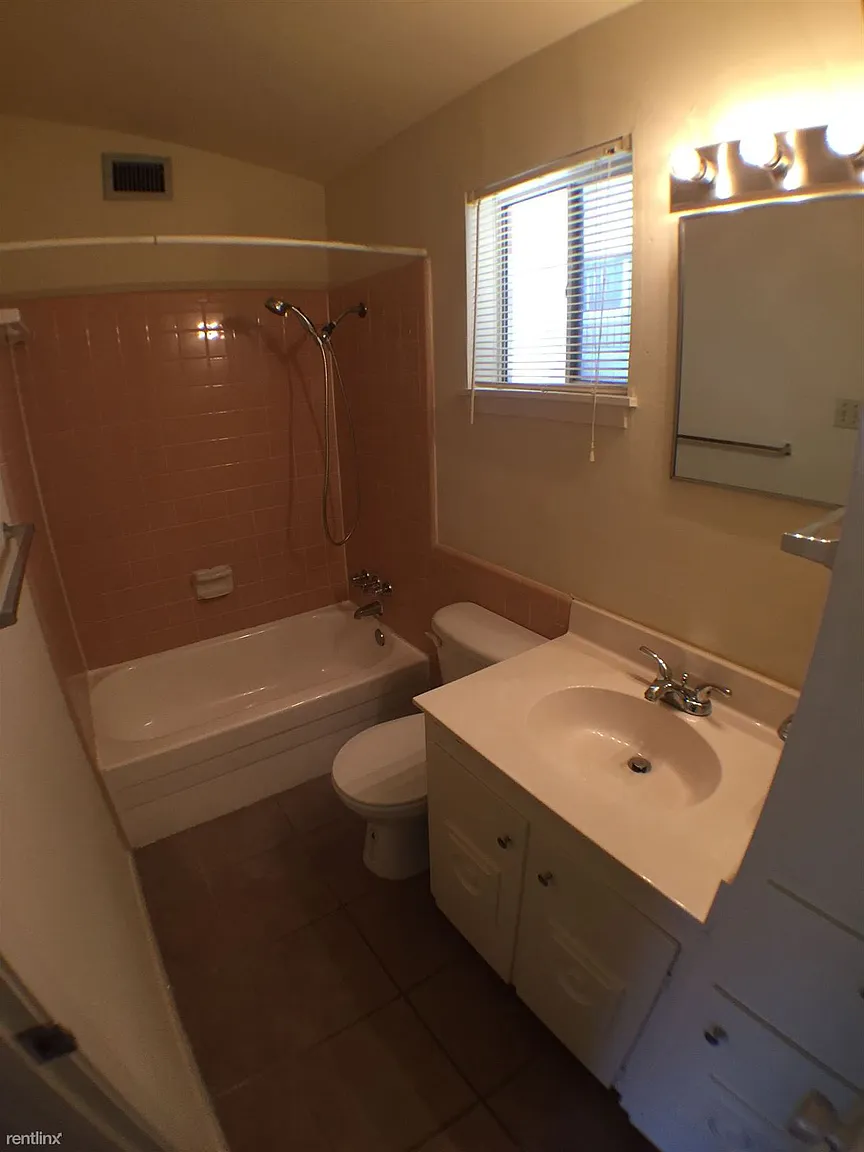 2610 Salado Unit 211 Austin, TX 78705