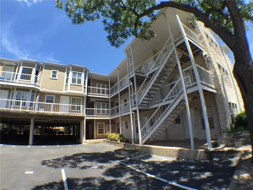 3400 Speedway Unit 203 Austin, TX 78705