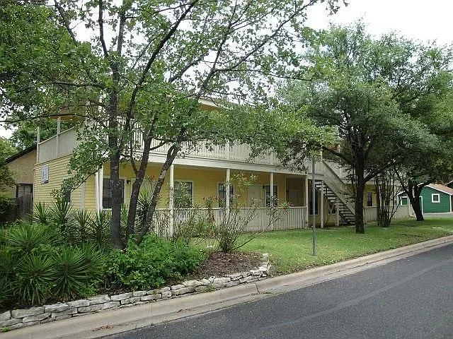 621 W. 37th St Unit 101 Austin, TX 78705