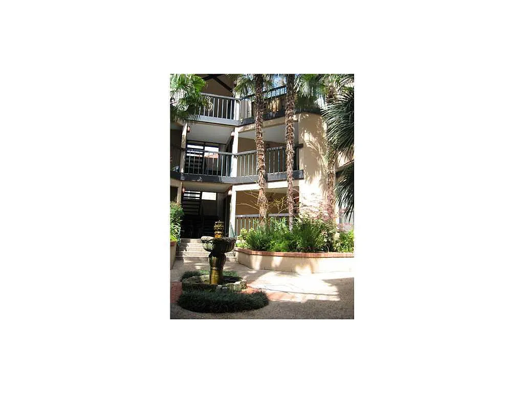 2110 Rio Grande Austin, TX 78705