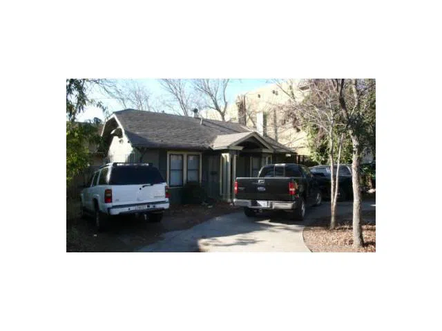 2802 Salado Austin, TX 78705