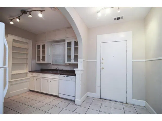 2802 Salado Austin, TX 78705